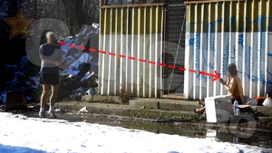 Scene interzise minorilor filmate in plin Bucuresti! Ce a facut un gunoier cu o femeie care facea plaja goala!