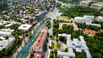 Părerea unui turist care a vizitat 100 de orașe despre București: „Are un centru mic și sărăcuț, cu câteva alei pietonale…”