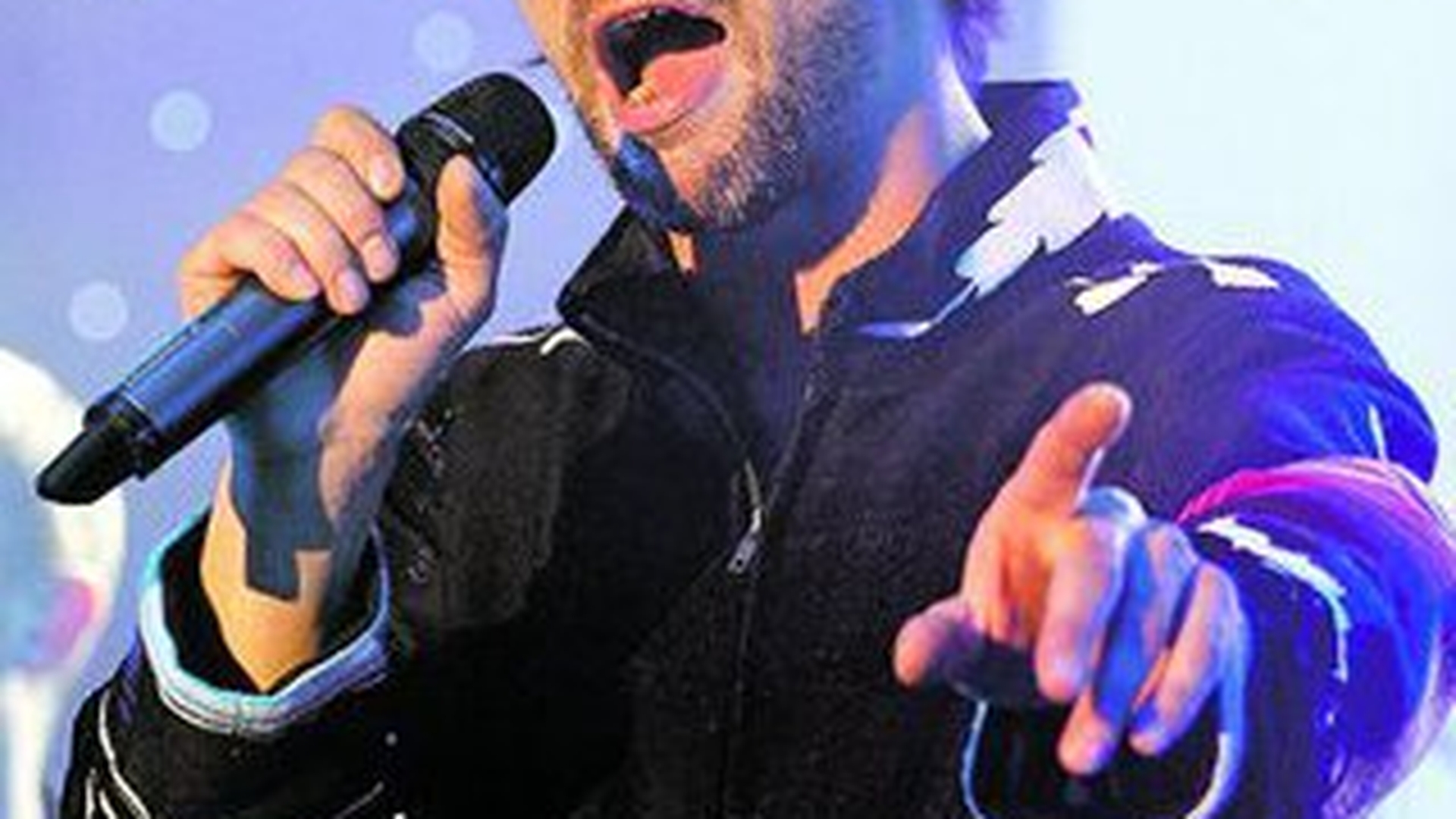 Jay Kay, solistul de la Jamiroquai, este norocos! S-a gasit palaria-talisman!
