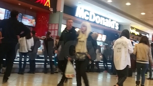 Doamna a achitat nota de plată! "MEME" şi-a scos fosta soţie în oraş... pe bănuţii ei!