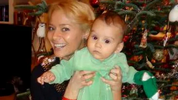 Laura Cosoi, Mos Craciun pentru finul ei: Am desfacut impreuna cadourile, asezati in jurul bradului