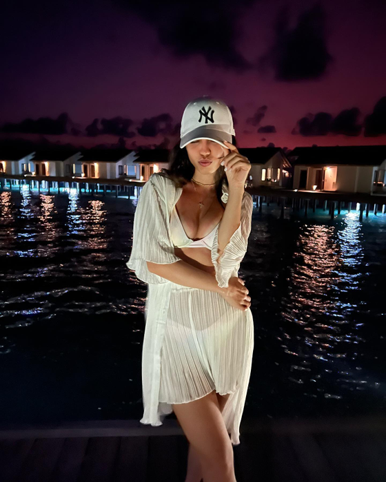 Imagini incendiare cu Mira! Artista, sexy pe plajă. Fanii au fost extaziați! FOTO