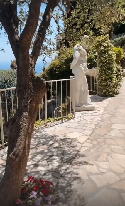 Denisa Tănase și Mircea Brânzei s-au căsătorit în secret la Nisa! Artista a avut o rochie de mireasă simplă, dar sexy | FOTO & VIDEO