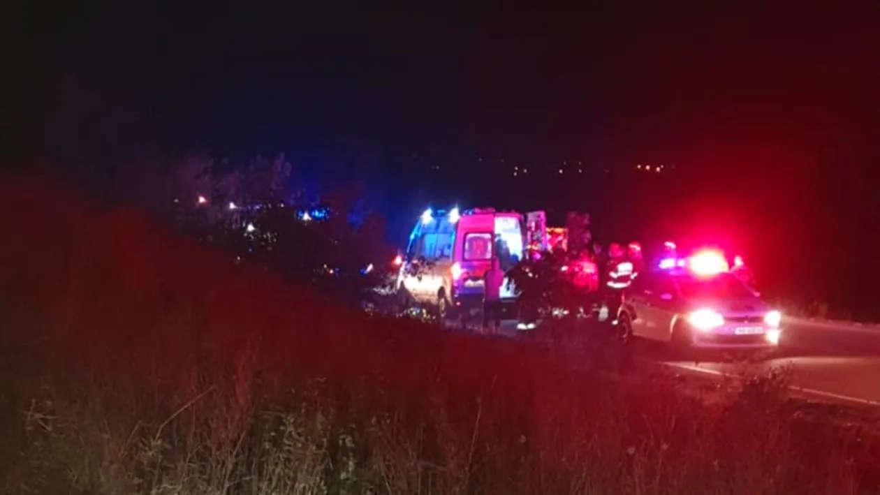 Accident grav în Giurgiu. Doi oameni au murit, după ce mașina în care se aflau s-a răsturnat