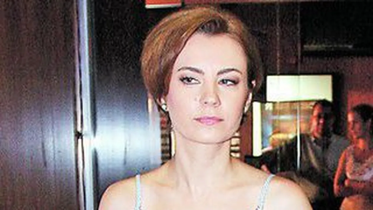 Iata dovada! Augusta Lazarov are o relatie extrem de apropiata cu Burlacul. Vizita de cinci ore in apartamentul lui Draghia