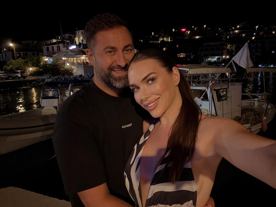 Iustina a spus ce se întâmplă în Dubai, de fapt: „Nu primești nici cazare, nici masă gratis”