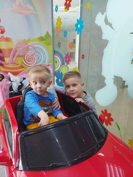 Bianca Drăgușanu, în misiunea de salvare a lui Mihăiță Reaboi care se luptă cu o boală nemiloasă. Adelina Pestrițu și Alina Ceușan se numără printre vedetele care au făcut donații pentru el