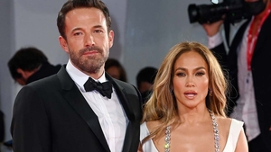 Jennifer Lopez și Ben Affleck sunt ”deschiși” să se logodească. Fosta soție a lui Ben este fericită pentru acesta