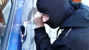 Familia preşedintelui Tadjikistanului conduce maşini furate din Germania