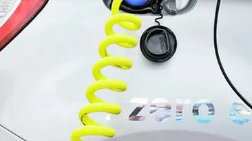 Iti poti cumpara un autoturism ecologic cu bani de la stat