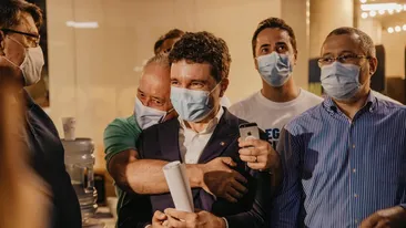 Fotografia ingenioasă pusă de Nicușor Dan pe Facebook după ce a câștigat Primăria Capitalei