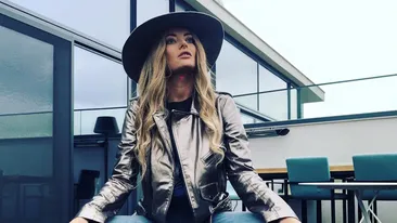 DELIA a răbufnit din nou din cauza clipului cu adolescentele din Ploieşti, care şi-au umilit colega! Ce pedeapsă propune pentru cele două fete