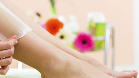 Vrei să arăţi impecabil în costum de baie? Aşa se prepară crema depilatoare. O poţi încerca la tine acasă!