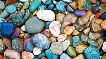 Rasfatati-va picioarele cu pietre de rau!