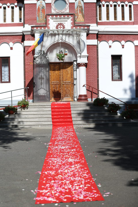 EXCLUSIV. Cum a apărut îmbrăcată Oana Roman la nunta Gabrielei Cristea