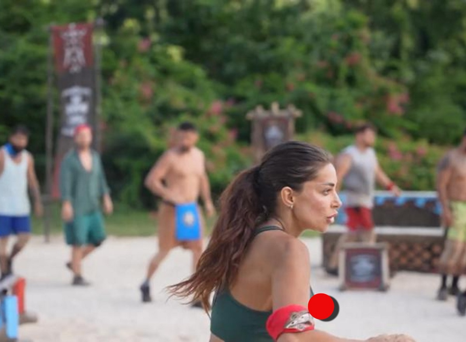 Elena Ionescu, moment ruşinos la Survivor! Sânul i-a ieşit din sutien, iar Pro TV a difuzat, din greşeală, imaginile. FOTO