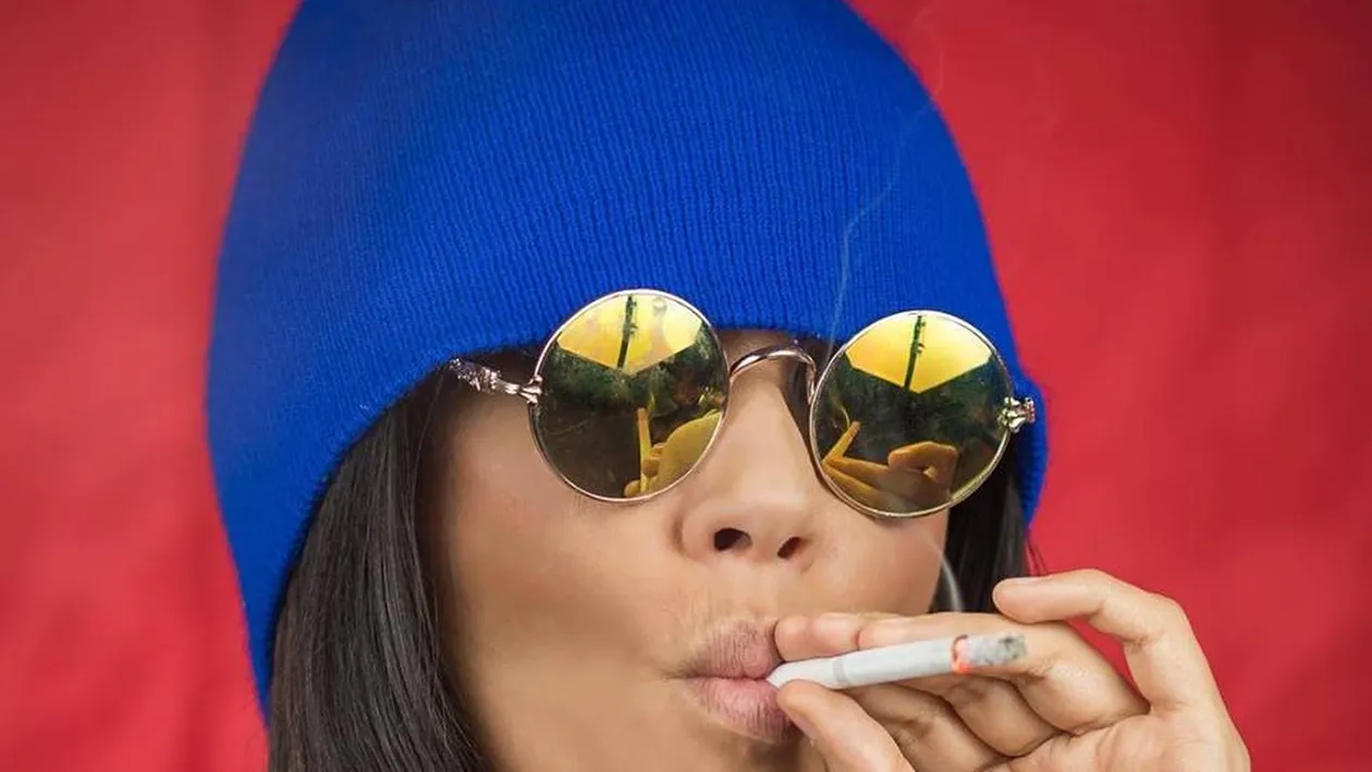 Oana Zăvoranu lovește din nou! Bruneta e supărată pe vedetele de la noi: „Băgați în voi ca spartele!”