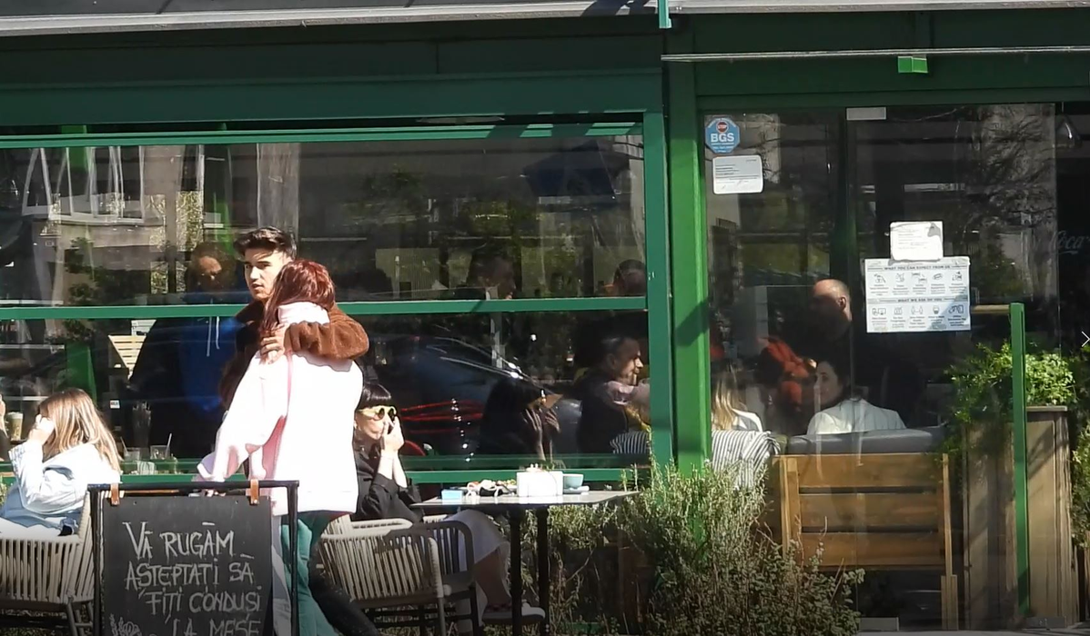 Sebastian Dobrincu și Ioana Ignat au părăsit restaurantul (Foto: CANCAN.RO)