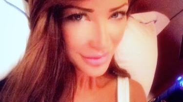 Am găsit-o pe sosia Biancăi Drăguşanu! O cheama Bianca şi e tot roşcată! Vi se pare că cele două seamănă sau nu?