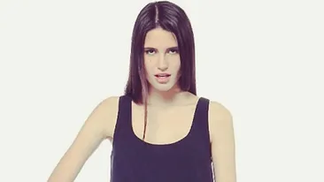 Cea mai sexy maicuta din Romania! Maria, tanara cu care se iubeste fostul Innei, a pozat provocator in haine monahale