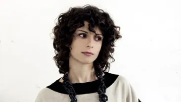 Ati purta un colier din cabluri electrice?