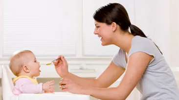 Cum trebuie sa hranim corect bebelusii- sfatul pediatrului
