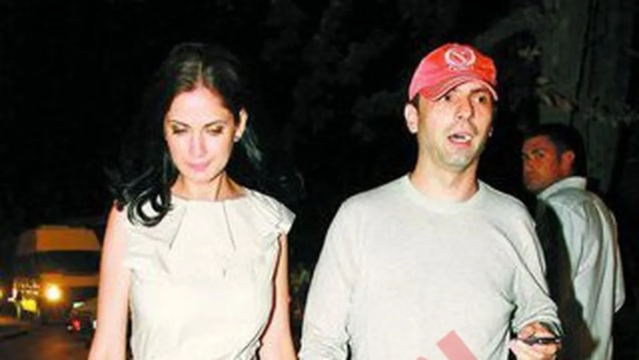 Vizite nocturne la o blonda!