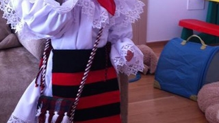 Mihai Morar si-a gatit fetita de 1 Decembrie! Uite cum arata in costum national!