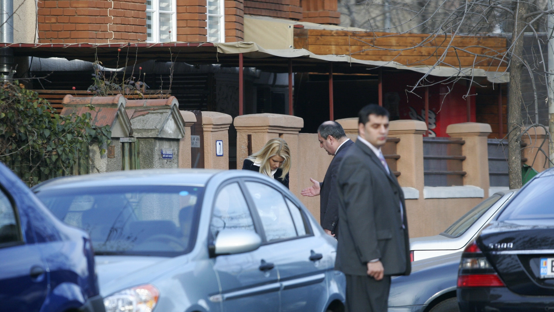 Cocos a transpirat tot cand a vazut-o prima oara pe Elena Udrea: “M-a curtat sase luni. E un om cald, care nu m-a inselat”