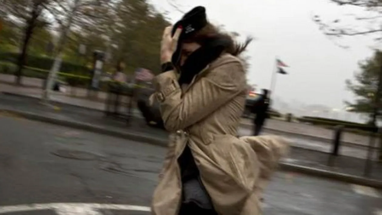 Codul galben de vant, extins in aproape toata tara, inclusiv Capitala