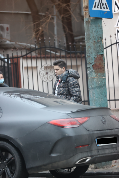 Selly, exemplu de „AȘA NU”! Câte reguli a încălcat vloggerul într-o singură zi și ce amenzi ar fi putut încasa dacă l-ar fi surprins Poliția