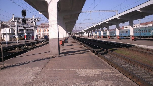 Scene șocante pe peronul gării din Cluj-Napoca. Un bărbat a încercat să violeze o tânără care aștepta trenul spre casă