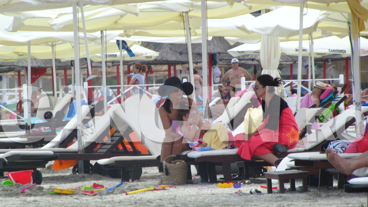 Cum îşi probează SIMONA PĂTRULEASA dragostea faţă de SABIN: şi-a asortat costumul de baie cu… slipul soţului!