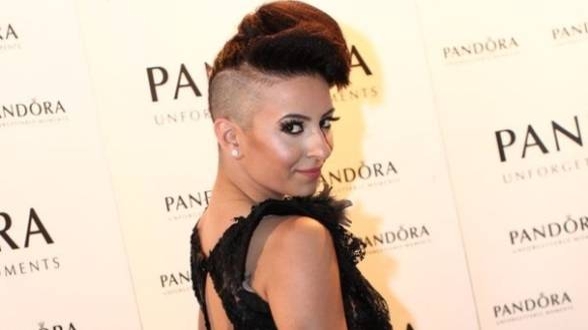 Giulia Anghelescu a impresionat cu aceasta tinuta! A renuntat la la adidasi si blugi largi pentru o rochie extrem de eleganta