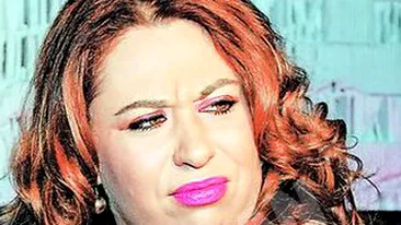 Oana Roman a dat in clocot dupa un show de stand-up comedy. Il taraste la tribunal pe artistul care a facut-o grasa