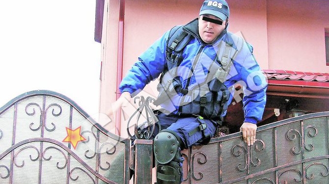 Bodyguarzii vilei deputatului Mihail Boldea, in actiune. Mascatii, prinsi "la furat"