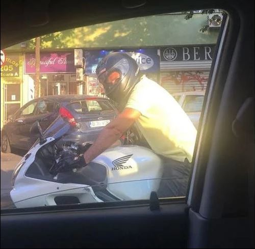 Agentul este un pasionat al motocicletelor