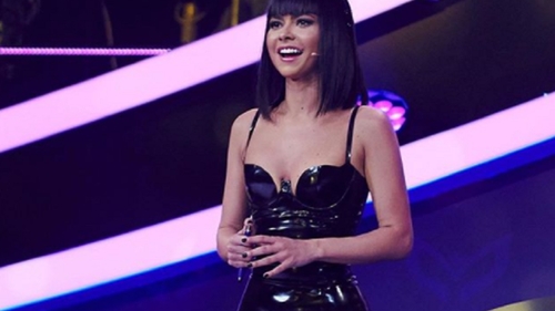 Ce înălțime are, de fapt, Inna. La ce artificii apelează artista, pentru a părea mai înaltă