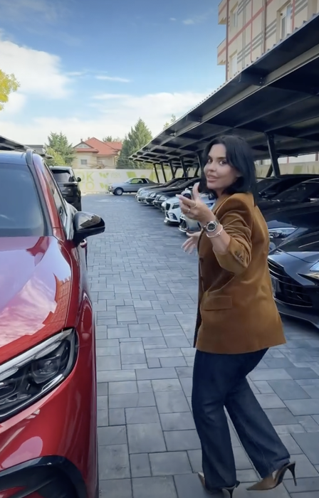 După penthouse, Andreea Popescu a făcut o nouă achiziție! Ce bolid și-a cumpărat fosta soție a lui Rareș Cojoc