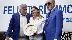 Halep, Ţiriac şi Năstase, la Cluj-Napoca, într-o acţiune de popularizare a tenisului de câmp printre copii