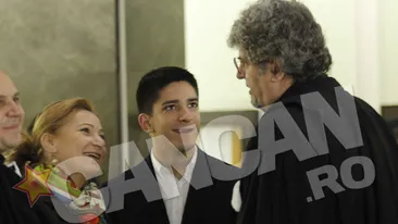 Andrei Placinta a venit in fata magistratilor de mână cu mama şi cu tatăl vitreg. Azi află dacă intră la închisoare