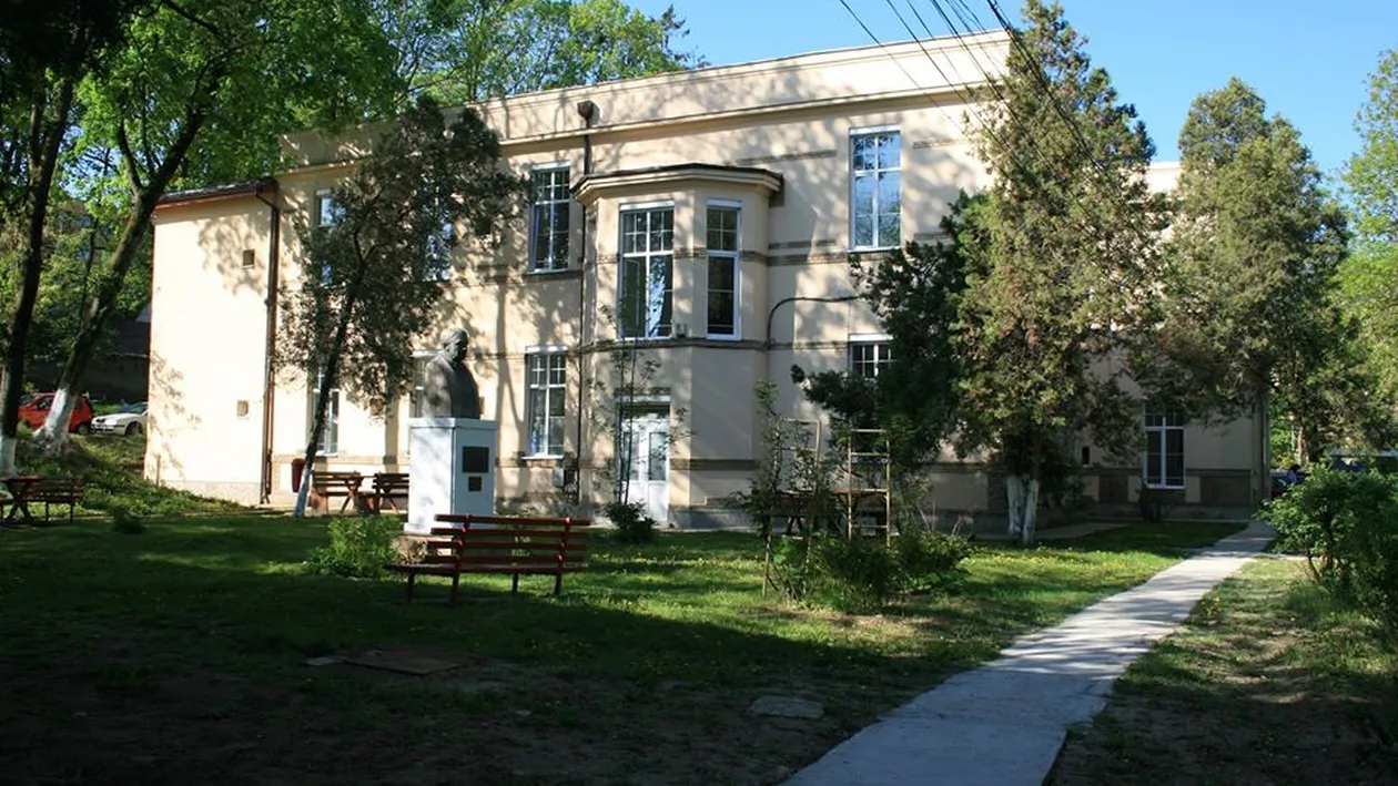 Dosar penal pentru un bărbat cu simptome de COVID-19, care a fugit pe fereastră dintr-un spital din Cluj-Napoca