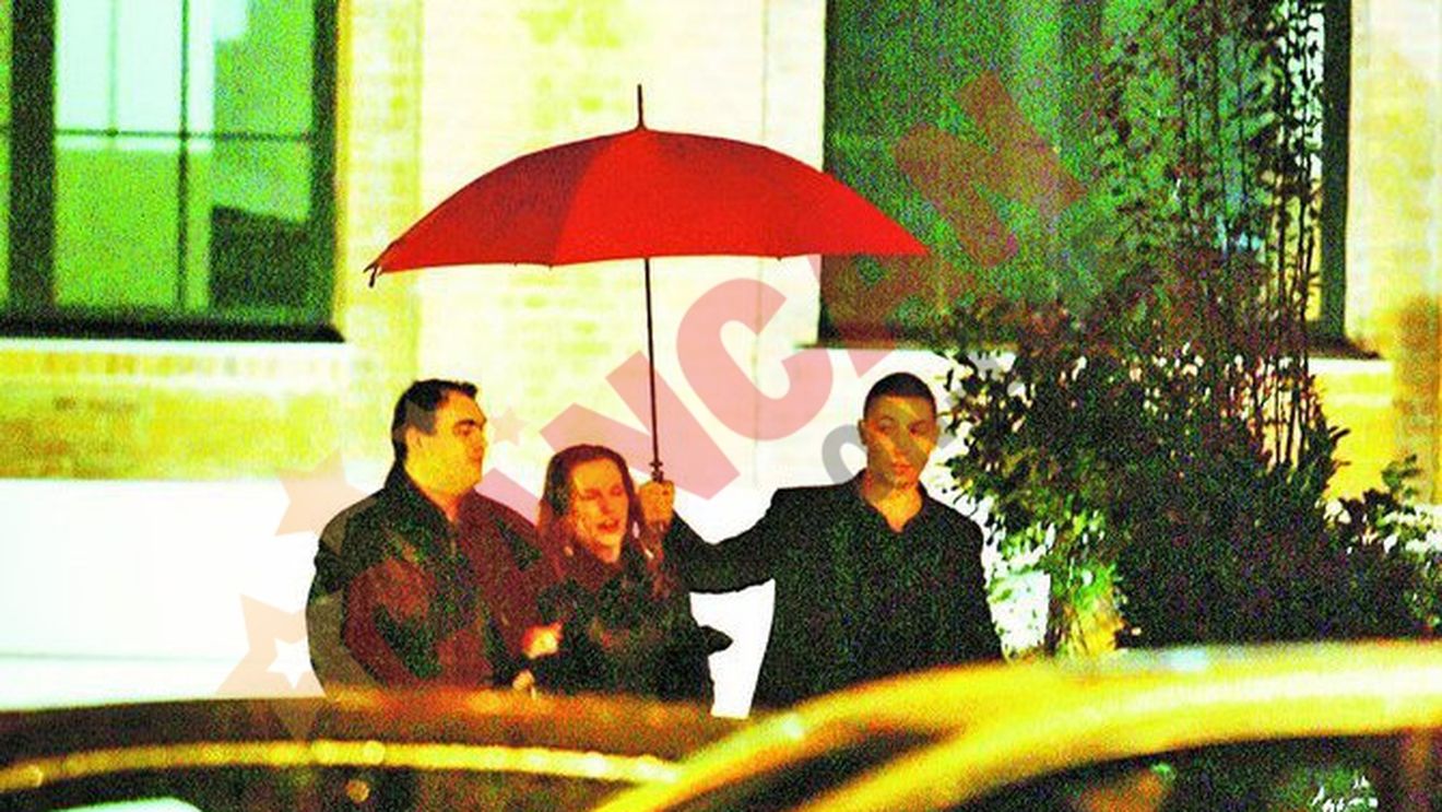 Anna Lesko si-a chemat impresarul sa o scoata din restaurant