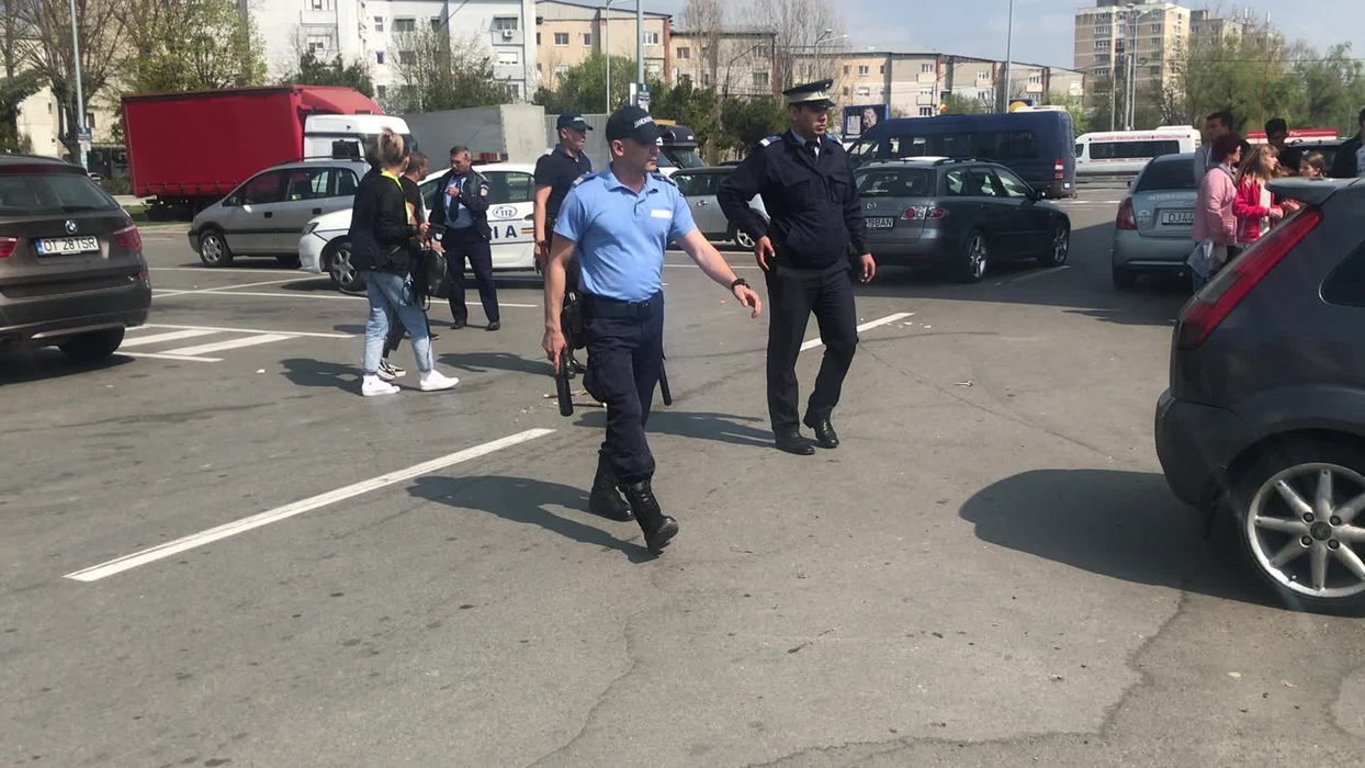 La fața locului au sosit mai multe echipaje de intervenție