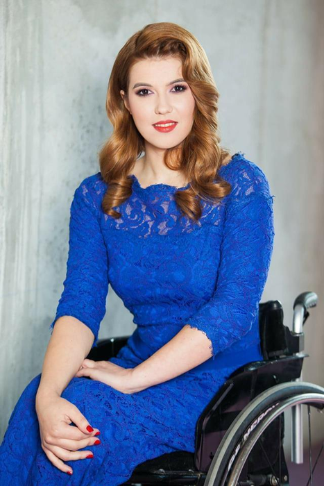 Magda Coman accident cumplit în camera de hotel! Fotomodelul ţintuit în scaun cu rotile, mesaj pentru prieteni: ”Rugaţi-vă şi pentru mine!”