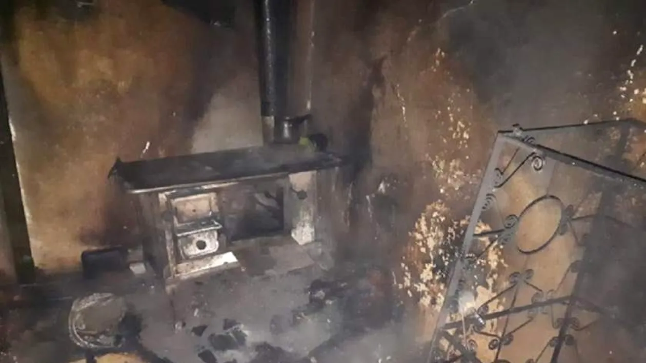 Un bărbat din Arad a ars de viu în propria casă! Cadavrul a fost...