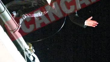 Tom Cruise a sarit de pe acoperis