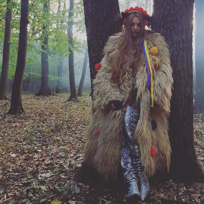 Cât a ajuns să ceară DELIA pentru a cânta la o nuntă! Puţini sunt cei care îşi permit să o solicite pe artistă