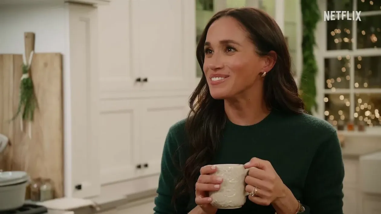 Meghan Markle, ”prinsă” la furat? A apărut purtând rochia de 8.000 de euro care dispăruse după ședința ei foto