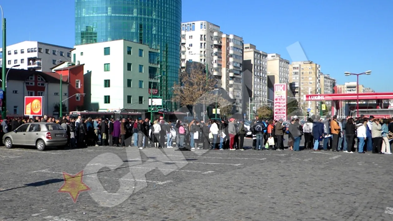 Uite cum stau sute de brasoveni la coada pentru un loc de munca!